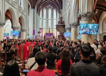 Suasana Khidmat Jumat Agung di Katedral Jakarta